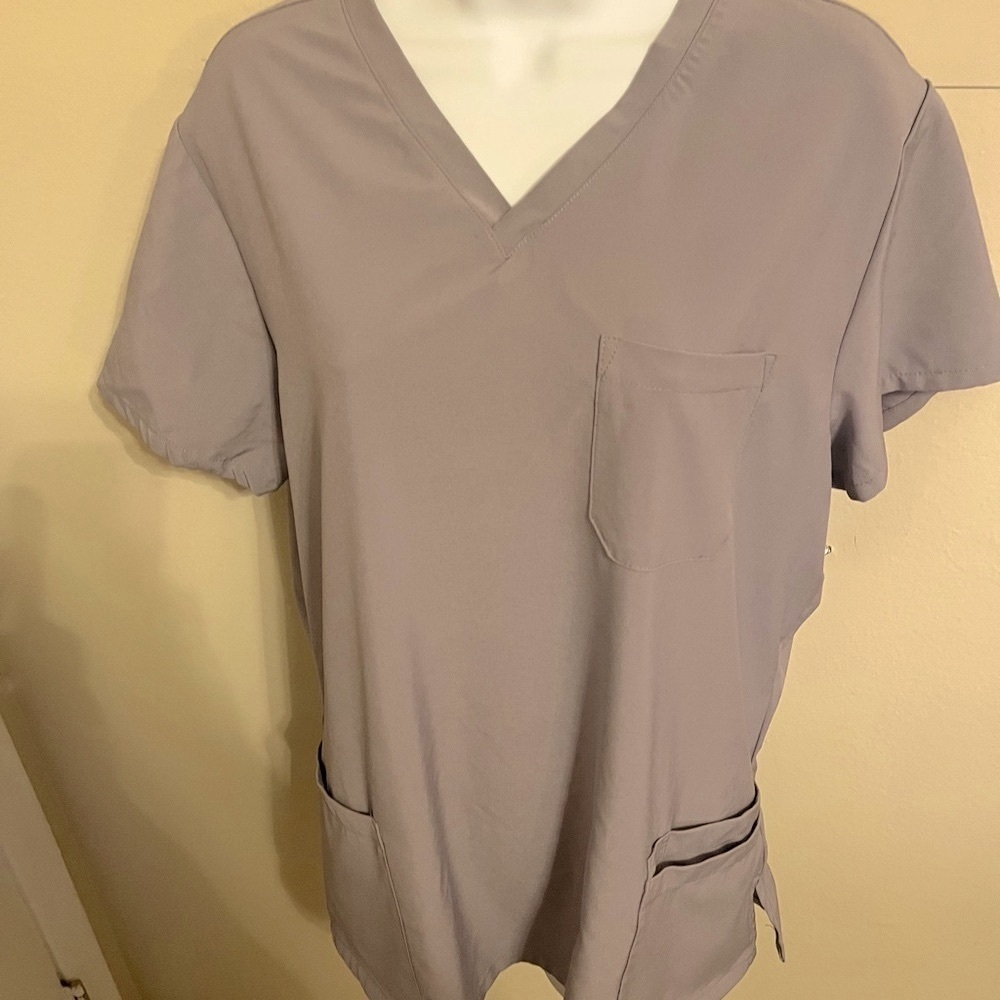 Woman’s Gray Scrub Top